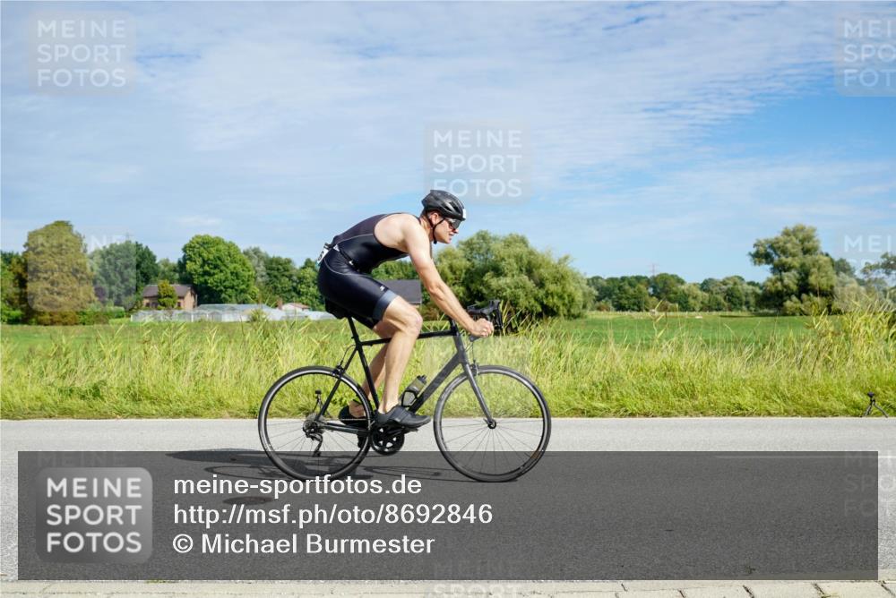 31.08.2025 - Elbe Triathlon Hamburg Michael Burmester http://msf.ph/oto/8692846 31.08.2025 10:49:52 Radfahren 886, 1136, 1167, 1191, 1221, 1364 meine-sportfotos.de
