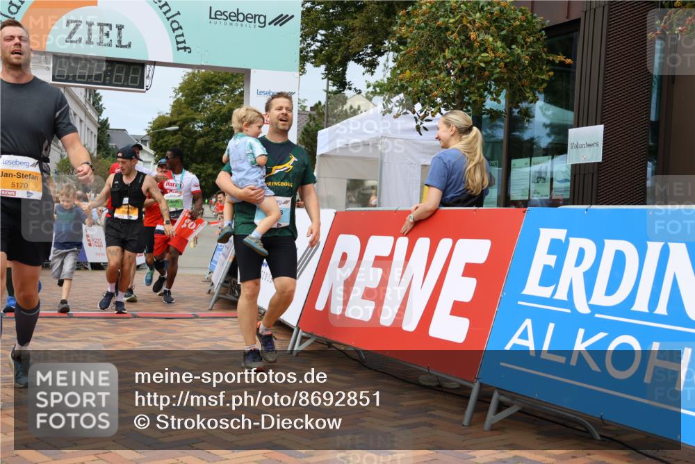 31.08.2025 - 21. Blankeneser Heldenlauf Strokosch-Dieckow http://msf.ph/oto/8692851 31.08.2025 12:37:35 Ziel 5170, 5361, 5265, 5699, 5698, 5617, 4175 meine-sportfotos.de