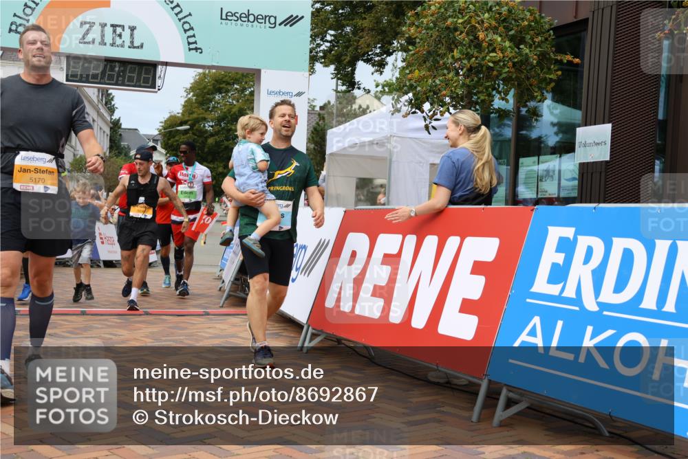31.08.2025 - 21. Blankeneser Heldenlauf Strokosch-Dieckow http://msf.ph/oto/8692867 31.08.2025 12:37:35 Ziel 5170, 5361, 5265, 5699, 5698, 5617, 4175 meine-sportfotos.de