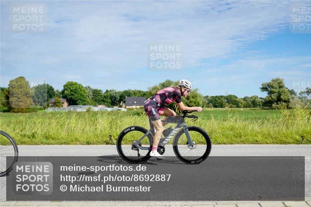 31.08.2025 - Elbe Triathlon Hamburg Michael Burmester http://msf.ph/oto/8692887 31.08.2025 10:51:20 Radfahren 1014, 1217, 1222, 1437, 1465, 1488 meine-sportfotos.de