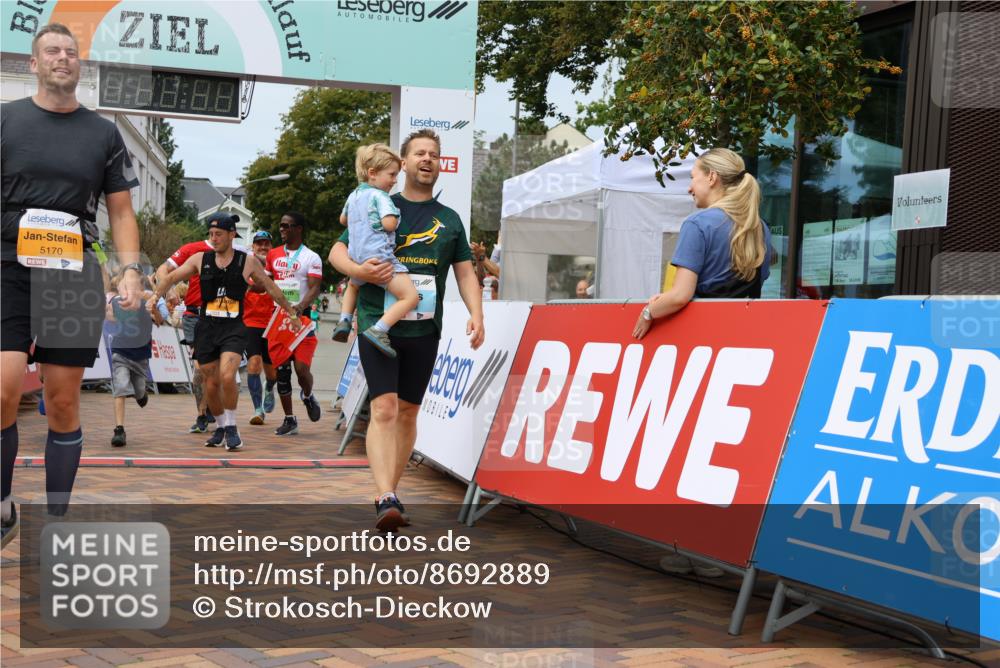 31.08.2025 - 21. Blankeneser Heldenlauf Strokosch-Dieckow http://msf.ph/oto/8692889 31.08.2025 12:37:35 Ziel 5170, 5361, 5265, 5699, 5698, 5617, 4175 meine-sportfotos.de