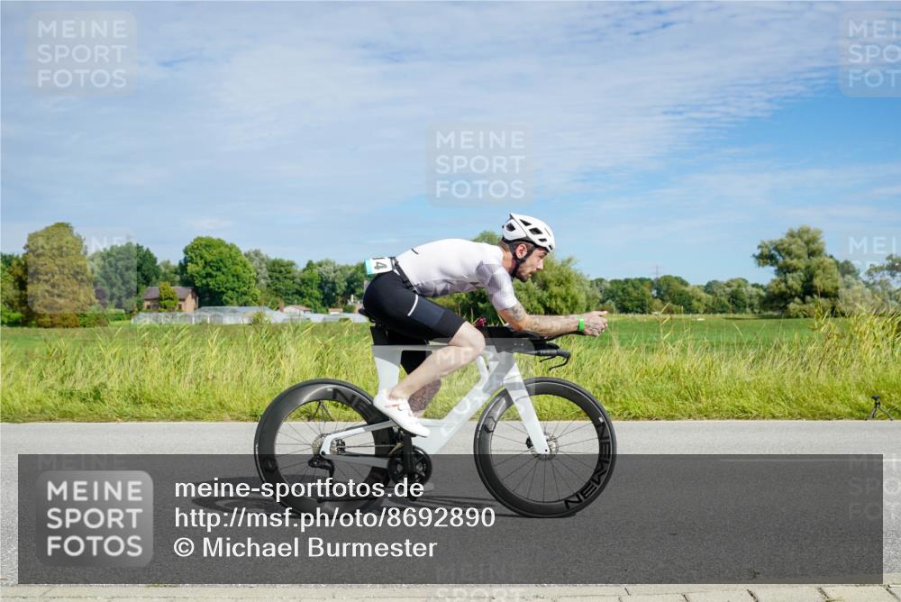 31.08.2025 - Elbe Triathlon Hamburg Michael Burmester http://msf.ph/oto/8692890 31.08.2025 10:51:22 Radfahren 1014, 1217, 1229, 1437, 1465, 1488 meine-sportfotos.de
