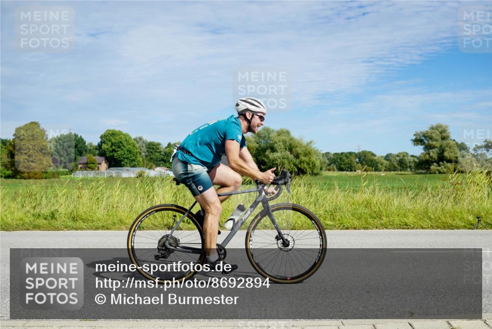 31.08.2025 - Elbe Triathlon Hamburg Michael Burmester http://msf.ph/oto/8692894 31.08.2025 10:51:29 Radfahren 874, 1199, 1229, 1419 meine-sportfotos.de