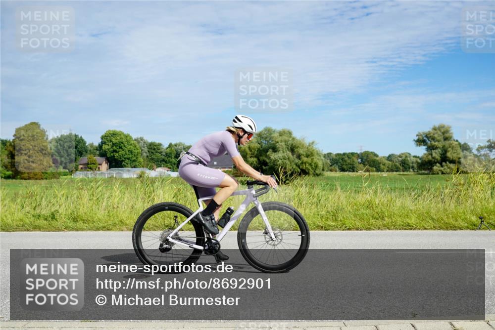 31.08.2025 - Elbe Triathlon Hamburg Michael Burmester http://msf.ph/oto/8692901 31.08.2025 10:51:39 Radfahren 1125, 1228, 1315, 1384 meine-sportfotos.de