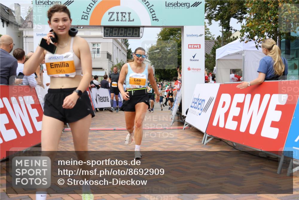 31.08.2025 - 21. Blankeneser Heldenlauf Strokosch-Dieckow http://msf.ph/oto/8692909 31.08.2025 12:37:30 Ziel 5170, 5361, 5265, 4175 meine-sportfotos.de