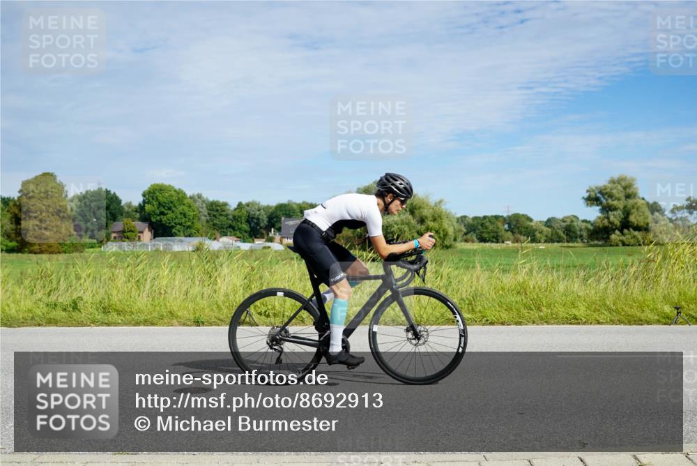 31.08.2025 - Elbe Triathlon Hamburg Michael Burmester http://msf.ph/oto/8692913 31.08.2025 10:52:03 Radfahren 1135, 1186, 1376, 1434, 1479, 1483, 1492 meine-sportfotos.de
