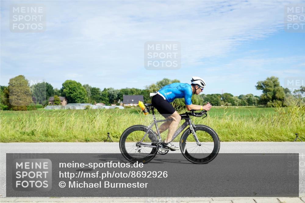 31.08.2025 - Elbe Triathlon Hamburg Michael Burmester http://msf.ph/oto/8692926 31.08.2025 10:52:37 Radfahren 1113, 1124, 1265 meine-sportfotos.de