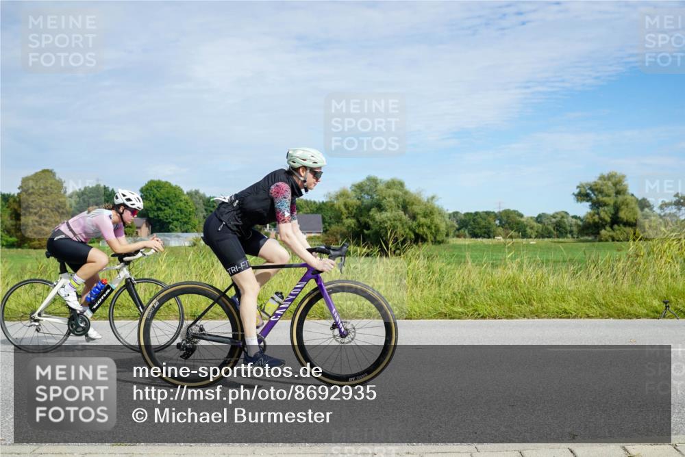 31.08.2025 - Elbe Triathlon Hamburg Michael Burmester http://msf.ph/oto/8692935 31.08.2025 10:52:58 Radfahren 758, 841, 1192, 1207, 1258, 1295, 1309, 1389 meine-sportfotos.de