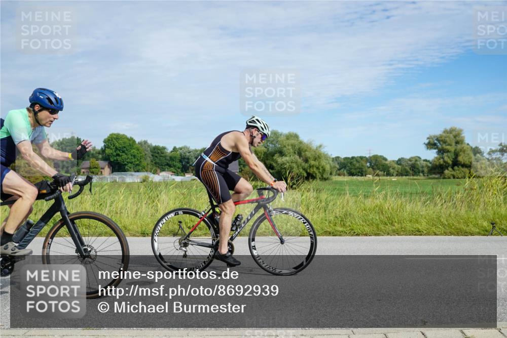 31.08.2025 - Elbe Triathlon Hamburg Michael Burmester http://msf.ph/oto/8692939 31.08.2025 10:53:04 Radfahren 1192, 1309 meine-sportfotos.de