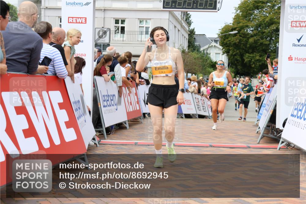 31.08.2025 - 21. Blankeneser Heldenlauf Strokosch-Dieckow http://msf.ph/oto/8692945 31.08.2025 12:37:27 Ziel 5361, 5265 meine-sportfotos.de