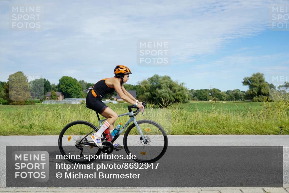 31.08.2025 - Elbe Triathlon Hamburg Michael Burmester http://msf.ph/oto/8692947 31.08.2025 10:53:25 Radfahren 1194, 1487, 1494 meine-sportfotos.de