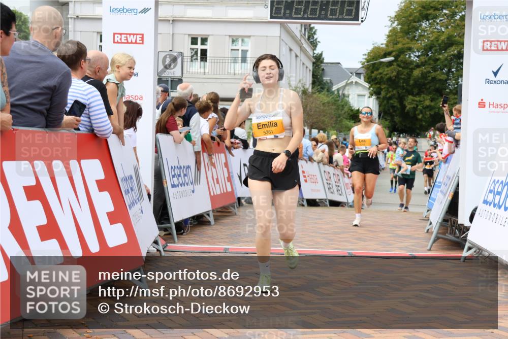 31.08.2025 - 21. Blankeneser Heldenlauf Strokosch-Dieckow http://msf.ph/oto/8692953 31.08.2025 12:37:27 Ziel 5361, 5265 meine-sportfotos.de