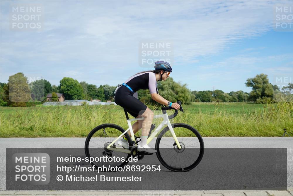 31.08.2025 - Elbe Triathlon Hamburg Michael Burmester http://msf.ph/oto/8692954 31.08.2025 10:53:41 Radfahren 1040, 1286, 1381 meine-sportfotos.de