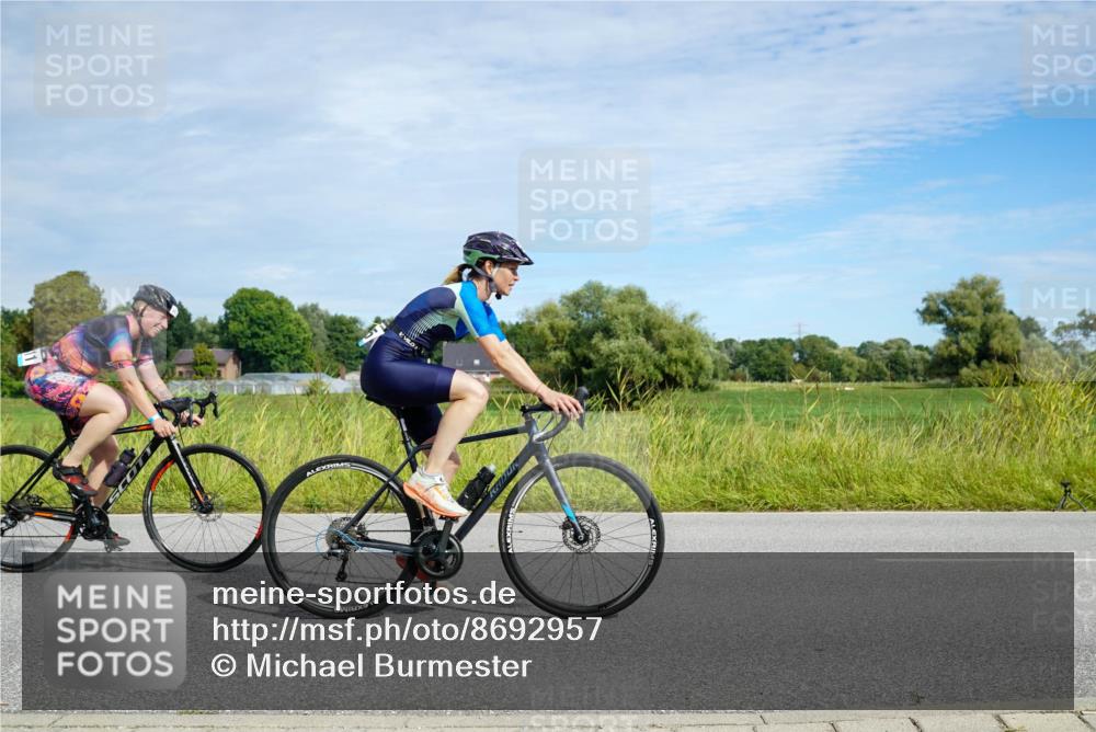 31.08.2025 - Elbe Triathlon Hamburg Michael Burmester http://msf.ph/oto/8692957 31.08.2025 10:53:56 Radfahren 1278, 1335, 1365, 1411, 1428 meine-sportfotos.de