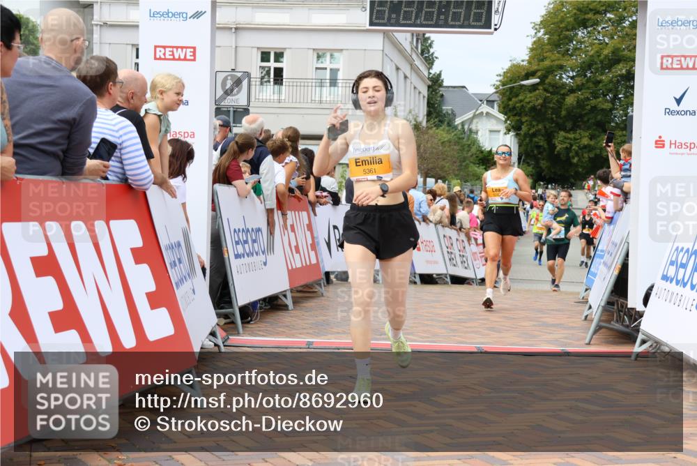 31.08.2025 - 21. Blankeneser Heldenlauf Strokosch-Dieckow http://msf.ph/oto/8692960 31.08.2025 12:37:27 Ziel 5361, 5265 meine-sportfotos.de