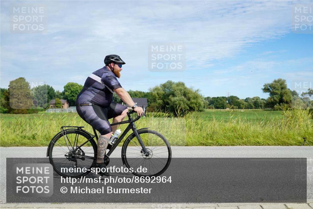 31.08.2025 - Elbe Triathlon Hamburg Michael Burmester http://msf.ph/oto/8692964 31.08.2025 10:54:05 Radfahren 1114, 1291, 1335, 1341, 1367, 1428, 1454 meine-sportfotos.de