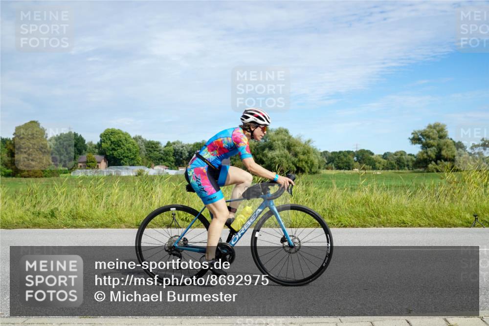 31.08.2025 - Elbe Triathlon Hamburg Michael Burmester http://msf.ph/oto/8692975 31.08.2025 10:54:29 Radfahren 988, 1285, 1436, 1442 meine-sportfotos.de