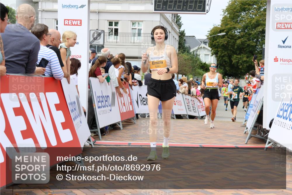 31.08.2025 - 21. Blankeneser Heldenlauf Strokosch-Dieckow http://msf.ph/oto/8692976 31.08.2025 12:37:27 Ziel 5361, 5265 meine-sportfotos.de
