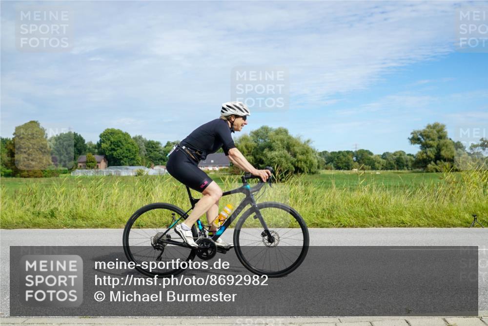 31.08.2025 - Elbe Triathlon Hamburg Michael Burmester http://msf.ph/oto/8692982 31.08.2025 10:54:41 Radfahren 1370, 1398, 1433, 1498 meine-sportfotos.de
