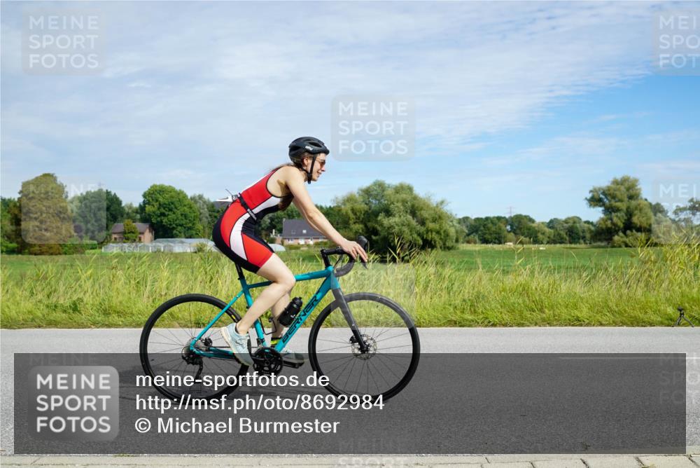 31.08.2025 - Elbe Triathlon Hamburg Michael Burmester http://msf.ph/oto/8692984 31.08.2025 10:54:44 Radfahren 1255, 1370, 1398, 1498 meine-sportfotos.de