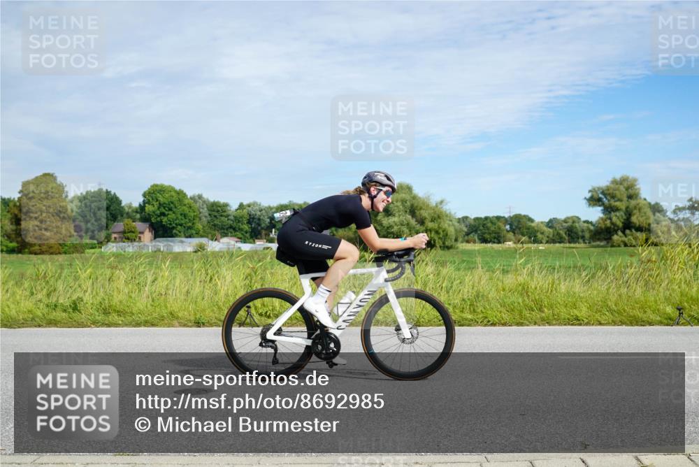 31.08.2025 - Elbe Triathlon Hamburg Michael Burmester http://msf.ph/oto/8692985 31.08.2025 10:54:46 Radfahren 1255, 1370, 1393, 1398 meine-sportfotos.de