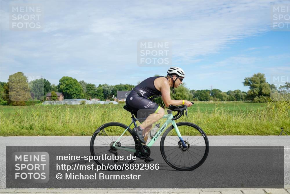31.08.2025 - Elbe Triathlon Hamburg Michael Burmester http://msf.ph/oto/8692986 31.08.2025 10:54:48 Radfahren 1255, 1370, 1380, 1393, 1398 meine-sportfotos.de