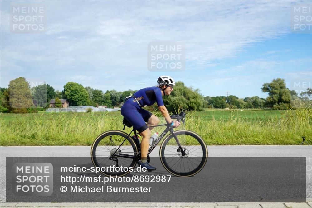 31.08.2025 - Elbe Triathlon Hamburg Michael Burmester http://msf.ph/oto/8692987 31.08.2025 10:54:51 Radfahren 1255, 1380, 1382, 1393 meine-sportfotos.de