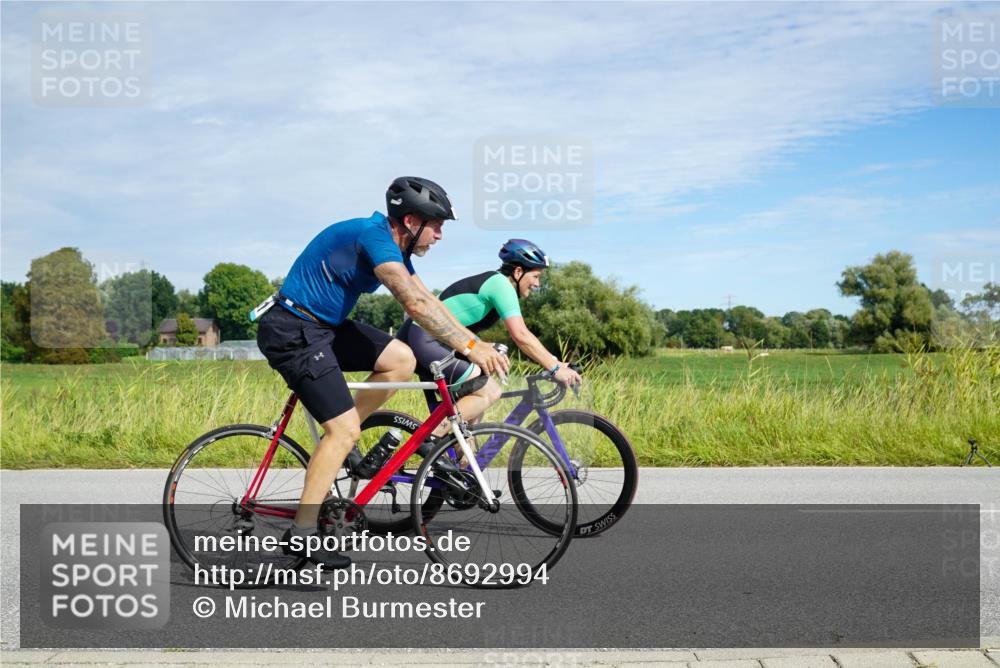 31.08.2025 - Elbe Triathlon Hamburg Michael Burmester http://msf.ph/oto/8692994 31.08.2025 10:55:09 Radfahren 1201, 1421, 1484 meine-sportfotos.de