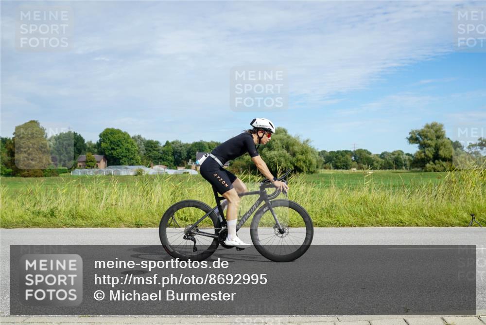 31.08.2025 - Elbe Triathlon Hamburg Michael Burmester http://msf.ph/oto/8692995 31.08.2025 10:55:10 Radfahren 1201, 1371, 1410, 1421, 1484 meine-sportfotos.de