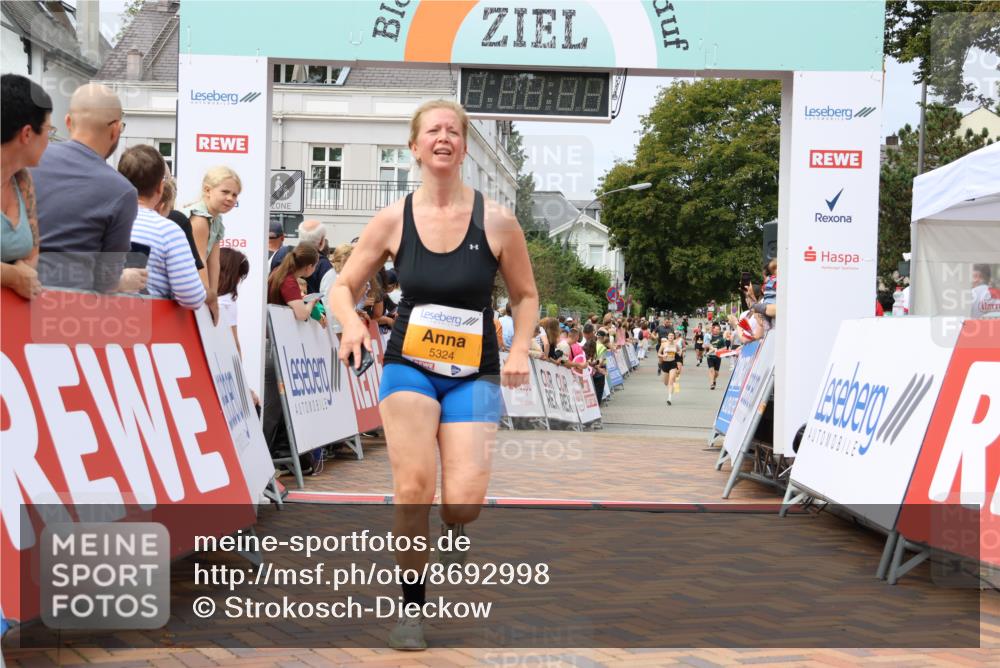 31.08.2025 - 21. Blankeneser Heldenlauf Strokosch-Dieckow http://msf.ph/oto/8692998 31.08.2025 12:37:19 Ziel 5409, 5324 meine-sportfotos.de