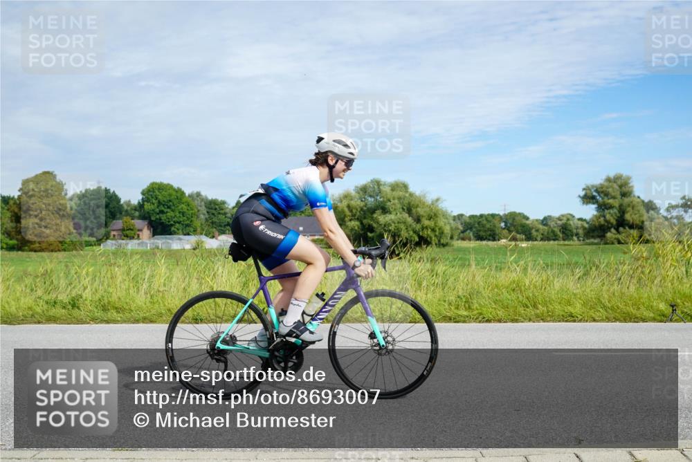 31.08.2025 - Elbe Triathlon Hamburg Michael Burmester http://msf.ph/oto/8693007 31.08.2025 10:55:30 Radfahren 1375, 1408, 1481 meine-sportfotos.de