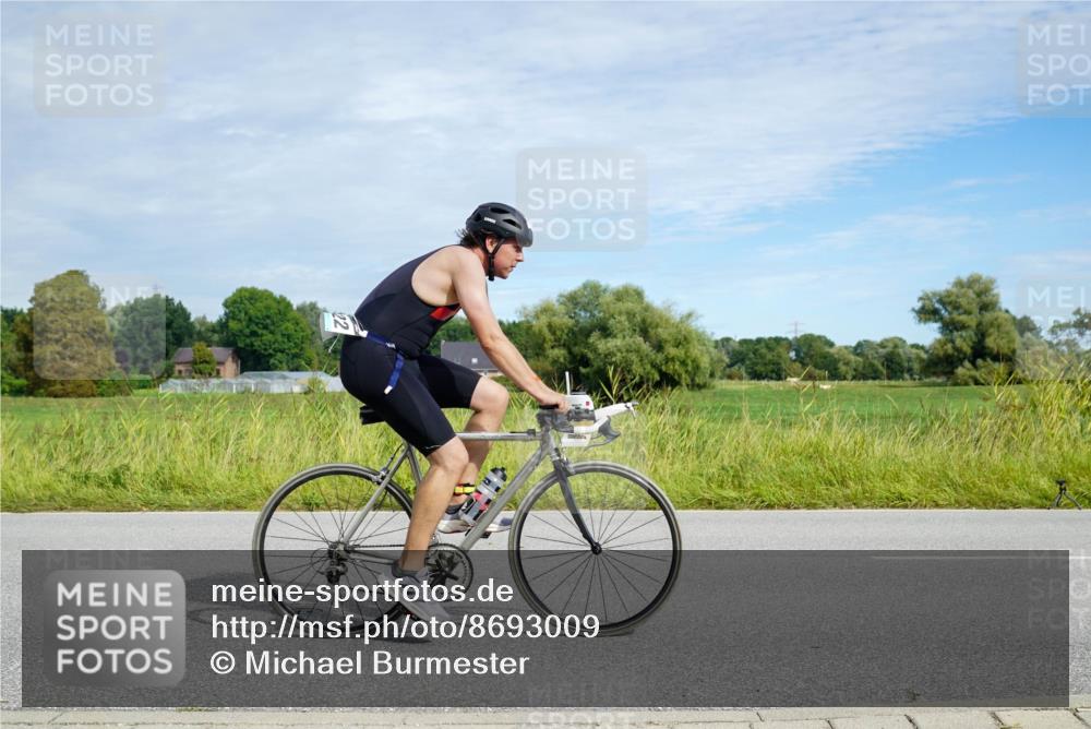 31.08.2025 - Elbe Triathlon Hamburg Michael Burmester http://msf.ph/oto/8693009 31.08.2025 10:55:38 Radfahren 1122, 1404 meine-sportfotos.de