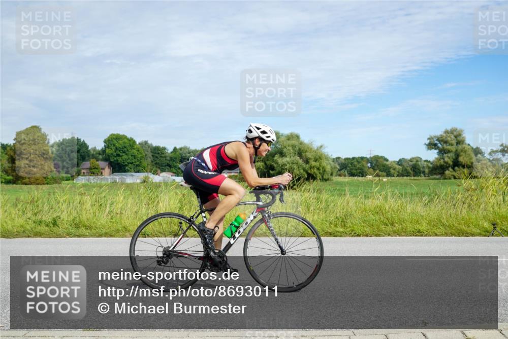 31.08.2025 - Elbe Triathlon Hamburg Michael Burmester http://msf.ph/oto/8693011 31.08.2025 10:55:45 Radfahren 1400, 1404, 1462 meine-sportfotos.de
