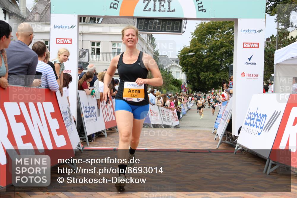31.08.2025 - 21. Blankeneser Heldenlauf Strokosch-Dieckow http://msf.ph/oto/8693014 31.08.2025 12:37:19 Ziel 5409, 5324 meine-sportfotos.de