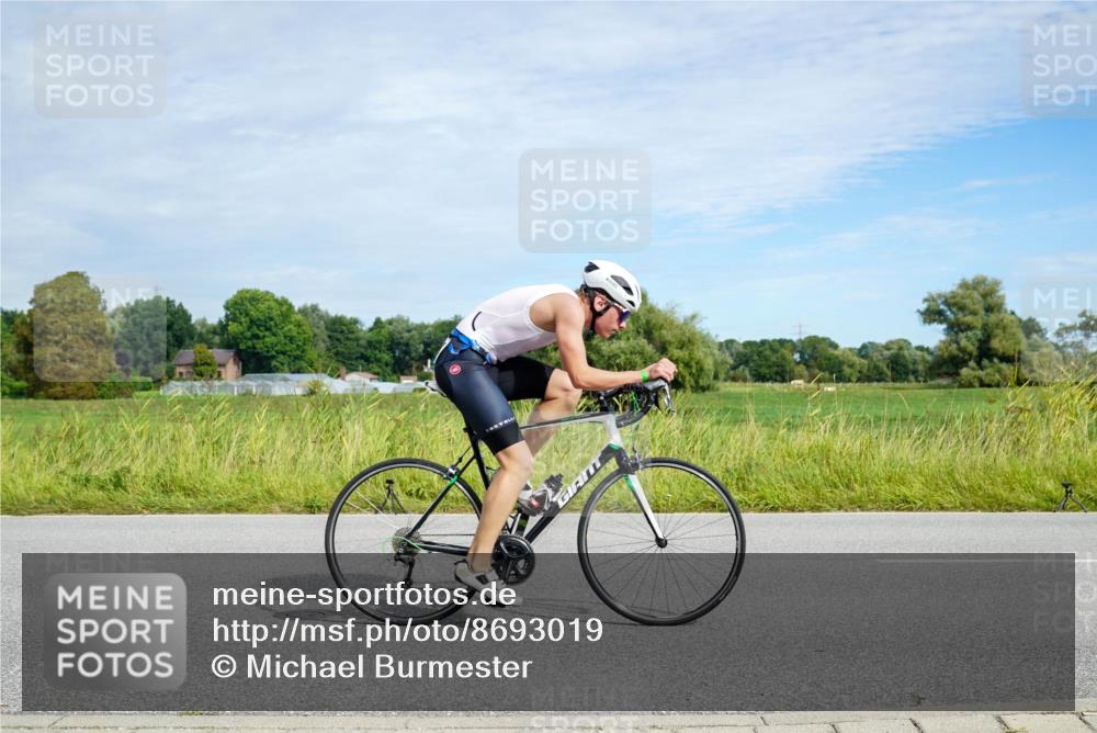 31.08.2025 - Elbe Triathlon Hamburg Michael Burmester http://msf.ph/oto/8693019 31.08.2025 10:56:04 Radfahren 1600, 1607 meine-sportfotos.de