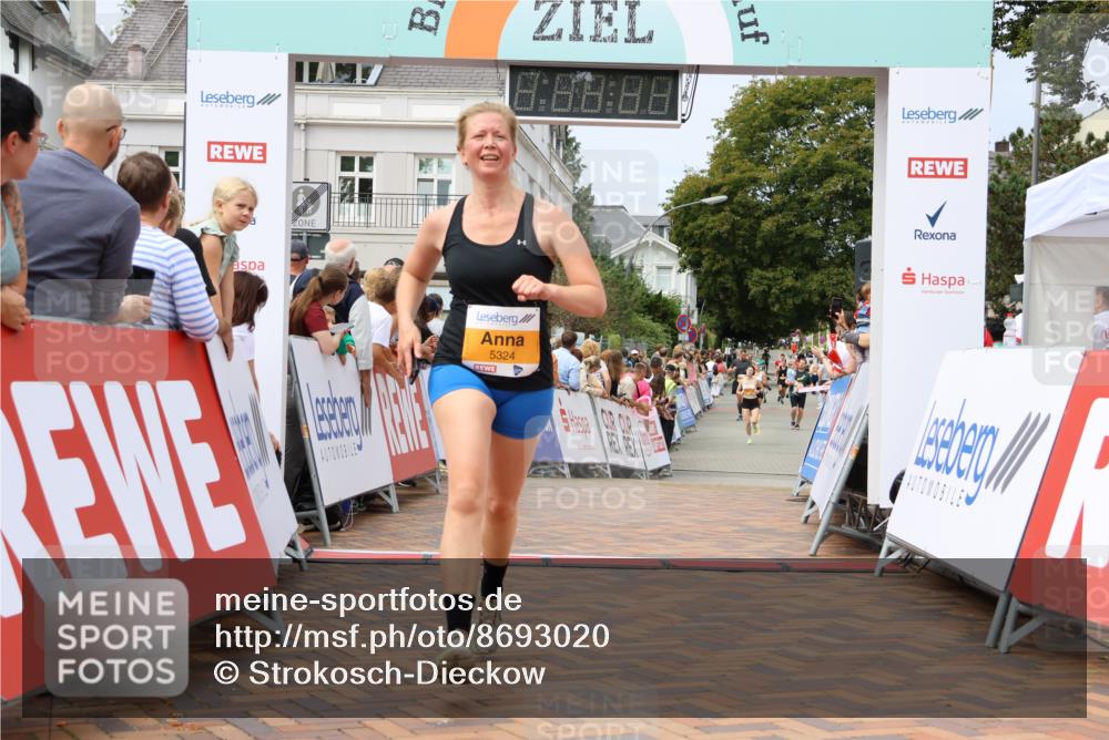 31.08.2025 - 21. Blankeneser Heldenlauf Strokosch-Dieckow http://msf.ph/oto/8693020 31.08.2025 12:37:19 Ziel 5409, 5324 meine-sportfotos.de