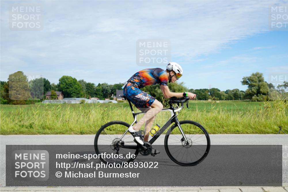 31.08.2025 - Elbe Triathlon Hamburg Michael Burmester http://msf.ph/oto/8693022 31.08.2025 10:56:09 Radfahren 1435, 1600 meine-sportfotos.de