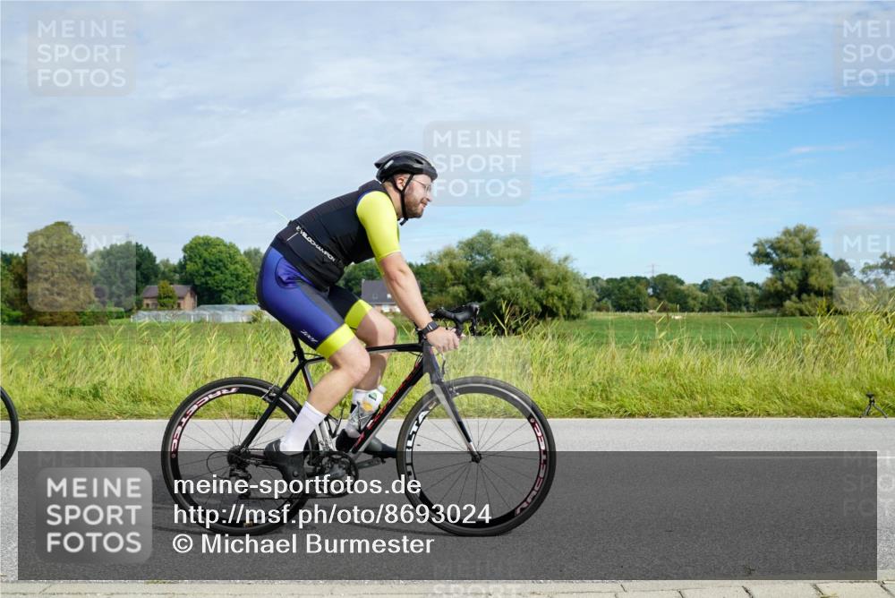 31.08.2025 - Elbe Triathlon Hamburg Michael Burmester http://msf.ph/oto/8693024 31.08.2025 10:56:19 Radfahren 1152, 1279, 1599 meine-sportfotos.de