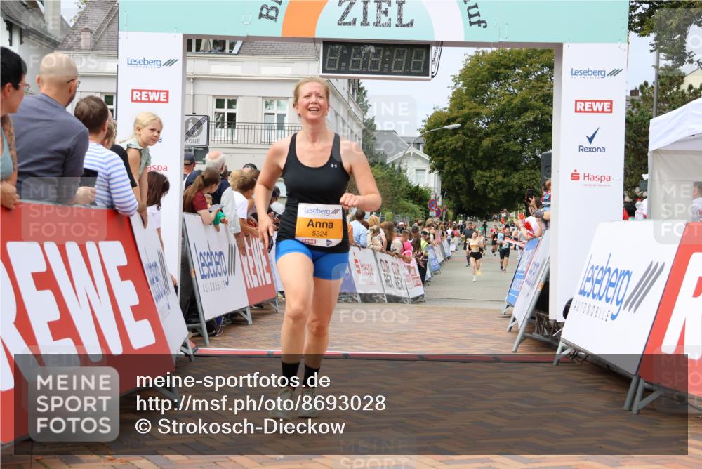 31.08.2025 - 21. Blankeneser Heldenlauf Strokosch-Dieckow http://msf.ph/oto/8693028 31.08.2025 12:37:19 Ziel 5409, 5324 meine-sportfotos.de