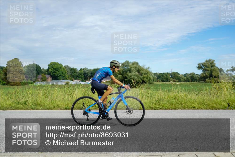 31.08.2025 - Elbe Triathlon Hamburg Michael Burmester http://msf.ph/oto/8693031 31.08.2025 10:56:35 Radfahren 772, 1366, 1374, 1406, 1407, 1409, 1474, 1475 meine-sportfotos.de