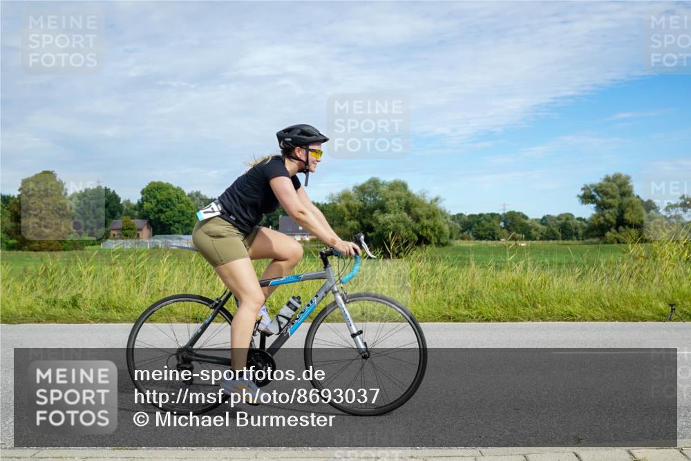 31.08.2025 - Elbe Triathlon Hamburg Michael Burmester http://msf.ph/oto/8693037 31.08.2025 10:56:41 Radfahren 772, 1166, 1250, 1301, 1407, 1430, 1474, 1475 meine-sportfotos.de