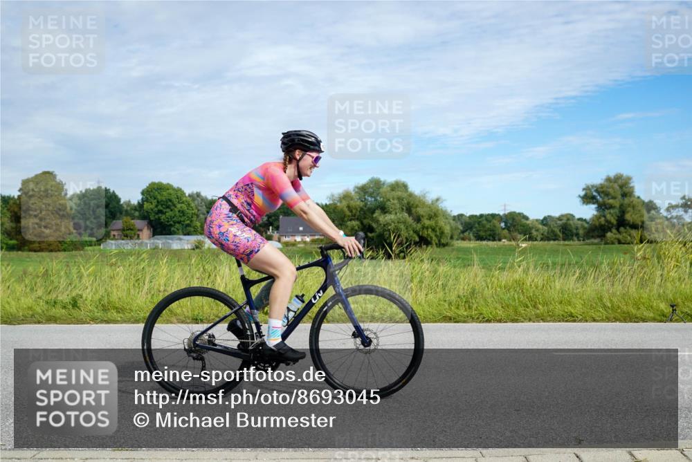31.08.2025 - Elbe Triathlon Hamburg Michael Burmester http://msf.ph/oto/8693045 31.08.2025 10:56:51 Radfahren 1383, 1603 meine-sportfotos.de
