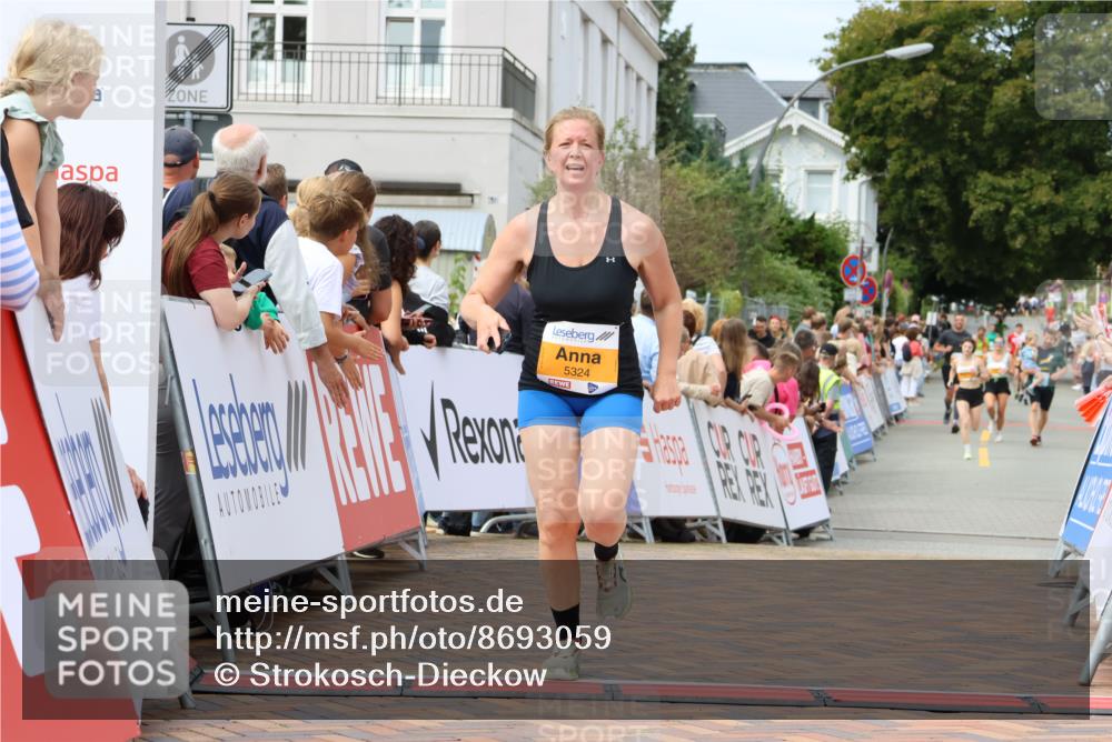 31.08.2025 - 21. Blankeneser Heldenlauf Strokosch-Dieckow http://msf.ph/oto/8693059 31.08.2025 12:37:18 Ziel 5409, 5324 meine-sportfotos.de