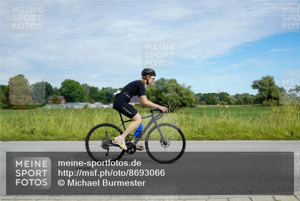 31.08.2025 - Elbe Triathlon Hamburg Michael Burmester http://msf.ph/oto/8693066 31.08.2025 10:57:30 Radfahren 1312, 1345, 1377, 1405, 1463 meine-sportfotos.de