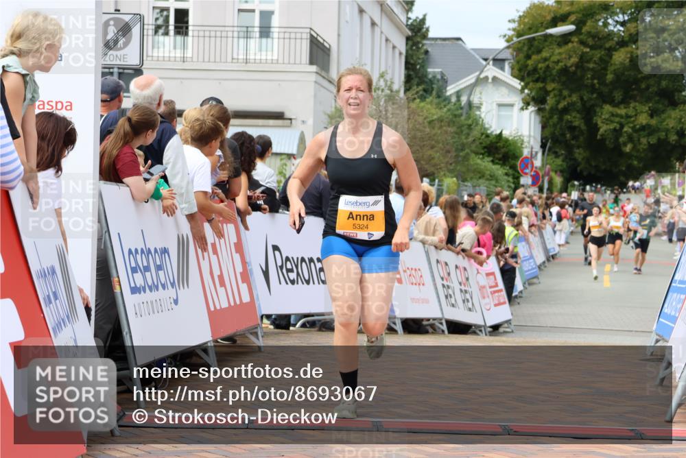 31.08.2025 - 21. Blankeneser Heldenlauf Strokosch-Dieckow http://msf.ph/oto/8693067 31.08.2025 12:37:17 Ziel 5409, 5324 meine-sportfotos.de