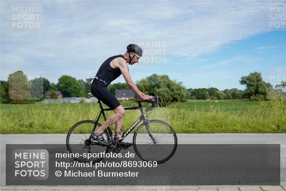 31.08.2025 - Elbe Triathlon Hamburg Michael Burmester http://msf.ph/oto/8693069 31.08.2025 10:57:32 Radfahren 1345, 1377, 1405, 1463, 1502 meine-sportfotos.de