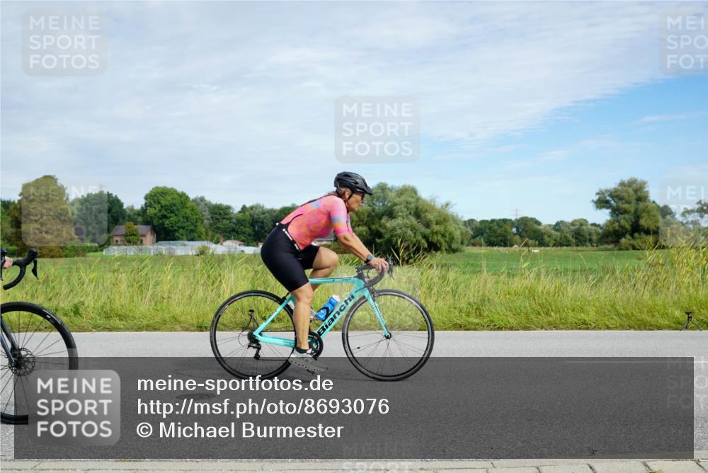 31.08.2025 - Elbe Triathlon Hamburg Michael Burmester http://msf.ph/oto/8693076 31.08.2025 10:57:48 Radfahren 1358, 1399, 1401, 1438, 1503 meine-sportfotos.de