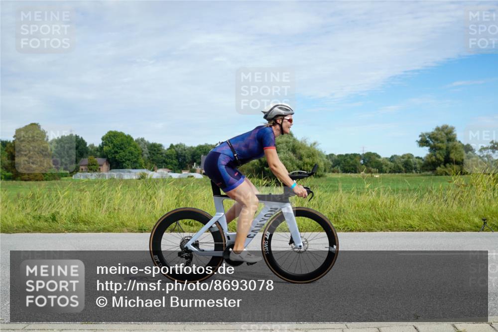 31.08.2025 - Elbe Triathlon Hamburg Michael Burmester http://msf.ph/oto/8693078 31.08.2025 10:57:53 Radfahren 1358, 1401, 1420, 1438, 1441, 1447, 1493 meine-sportfotos.de