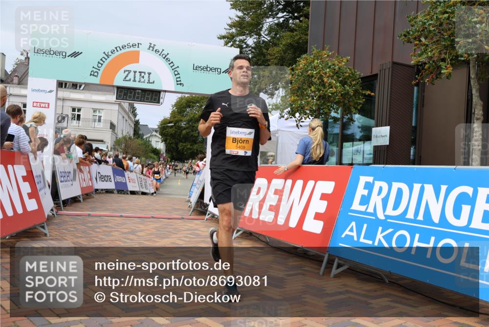 31.08.2025 - 21. Blankeneser Heldenlauf Strokosch-Dieckow http://msf.ph/oto/8693081 31.08.2025 12:37:13 Ziel 5409, 4365 meine-sportfotos.de