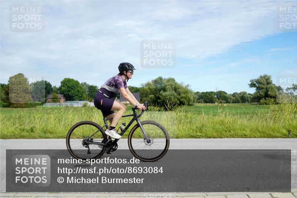 31.08.2025 - Elbe Triathlon Hamburg Michael Burmester http://msf.ph/oto/8693084 31.08.2025 10:57:59 Radfahren 1329, 1351, 1356, 1420, 1441, 1447, 1493, 1495 meine-sportfotos.de